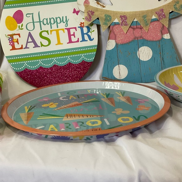 Easter Dinnerware Set & Decor,Platters, Napkins, Plastic Eggs 2 Wall Decorations - Picture 12 of 14